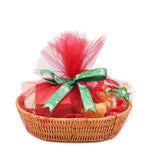 Hasır Sepette Yılbaşı Gözlüğü & Kutulu Mum & Kar Küre & Ayıcık Hediye Seti