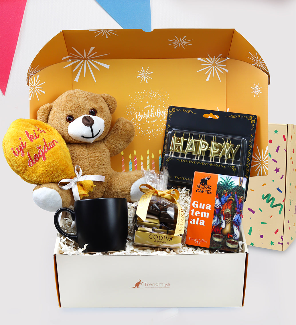 Doğum Gününe Özel Kutusunda İyi Ki Doğdun Peluş Ayıcık & Gold Happy Birthday Harf Mum & Siyah Kupa & Godiva Napoliten Çikolata & Alerya Guatemala Filtre Kahve Hediye Seti