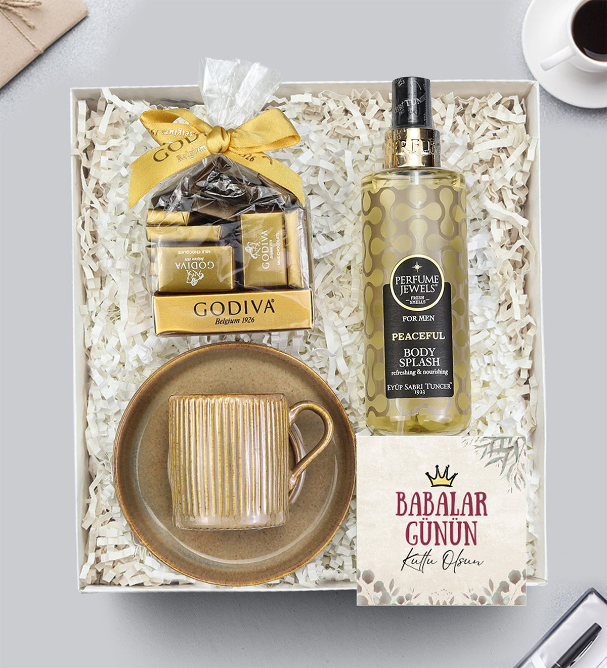 Eyüp Sabri Tuncer -ERKEK- Vücut Spreyi & Godiva Napoliten Çikolata & Çizgili Porselen Fincan