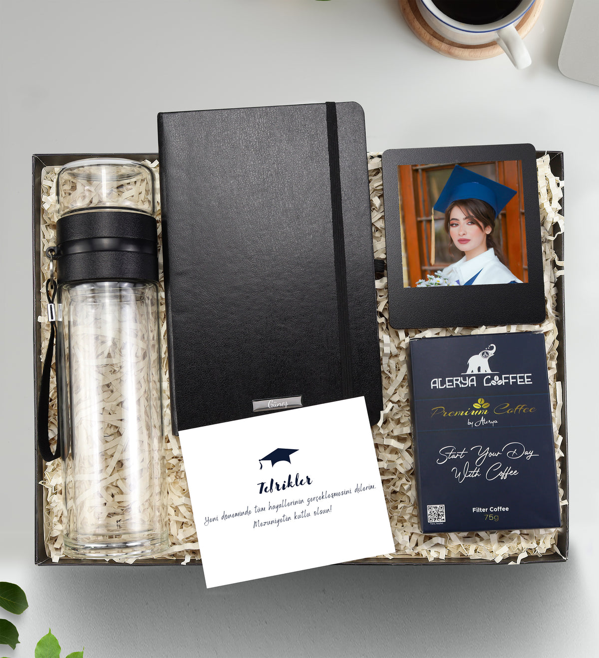 Kişiye Özel Siyah Defter & Borosilikat Çift Cidarlı 300 ml Cam Demlik Matara & Alerya Premium Filtre Kahve & Siyah İnstagram Çerçeve Hediye Seti