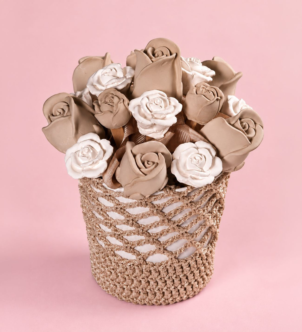 El Örgüsü Dantel Saksıda Kokulu Taş Aranjmanı