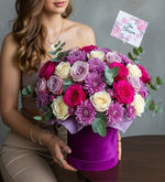 Violet Bloom Kutuda Renkli Güller