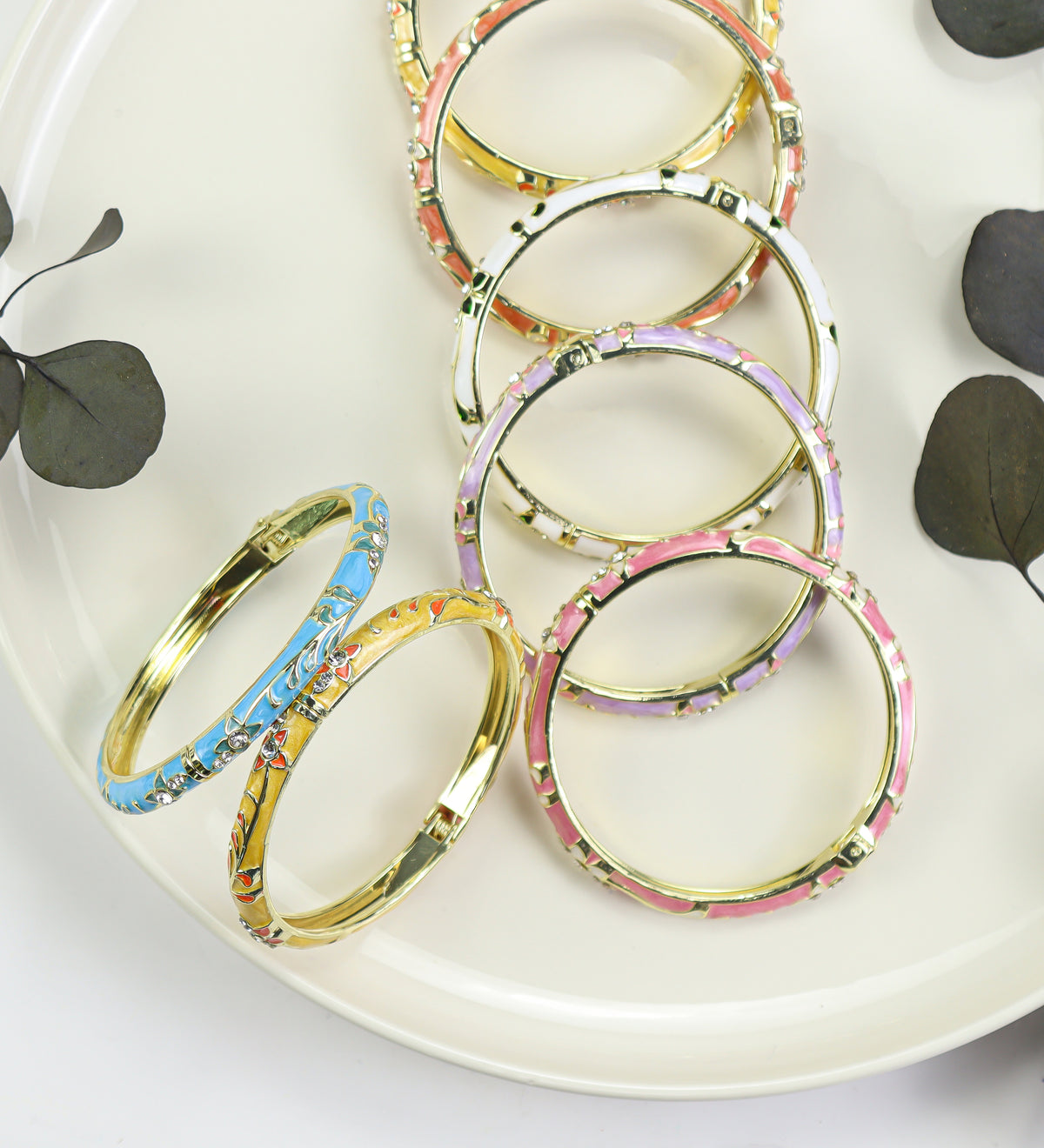 5 Adet 30 ml Kolonya & Melodi Çikolata & Mineli Çelik Bileklik Hediye Seti