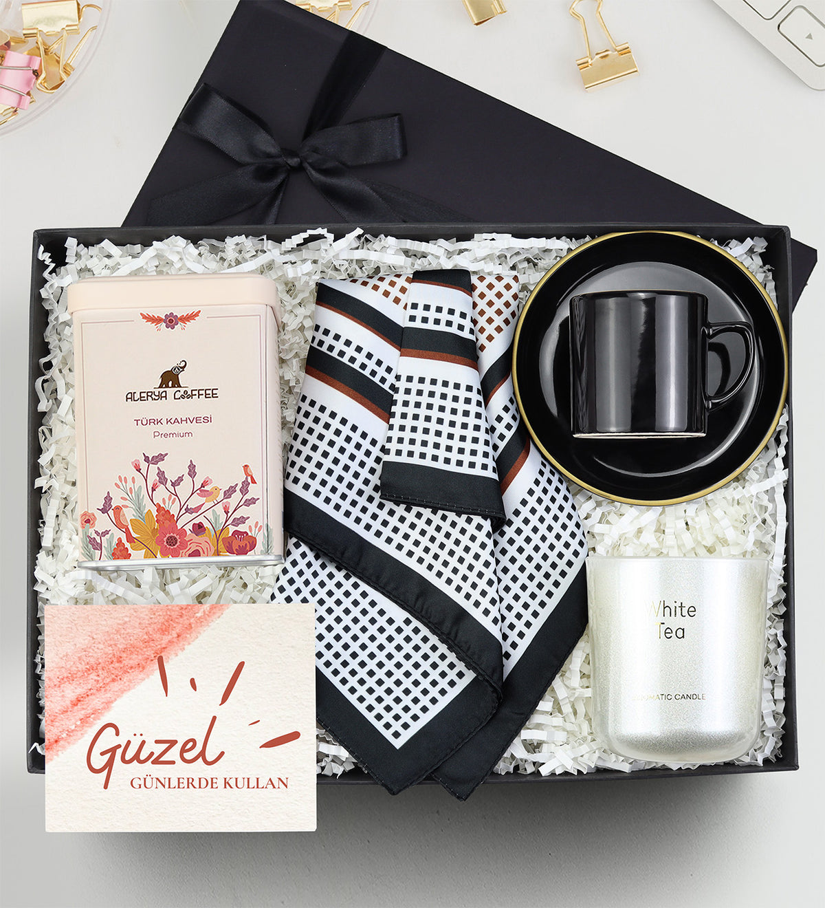 Alerya Türk Kahvesi Siyah Fincan Mum Fular Hediye Seti