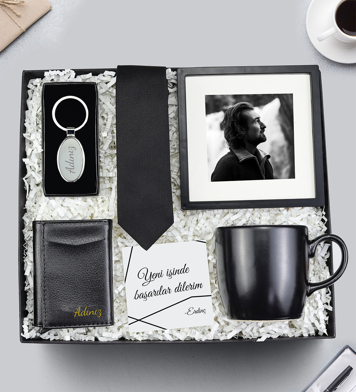 Paspartu Çerçeve & Mekanizmalı Kartlık & Kravat & Siyah Kupa & Anahtarlık Hediye Seti