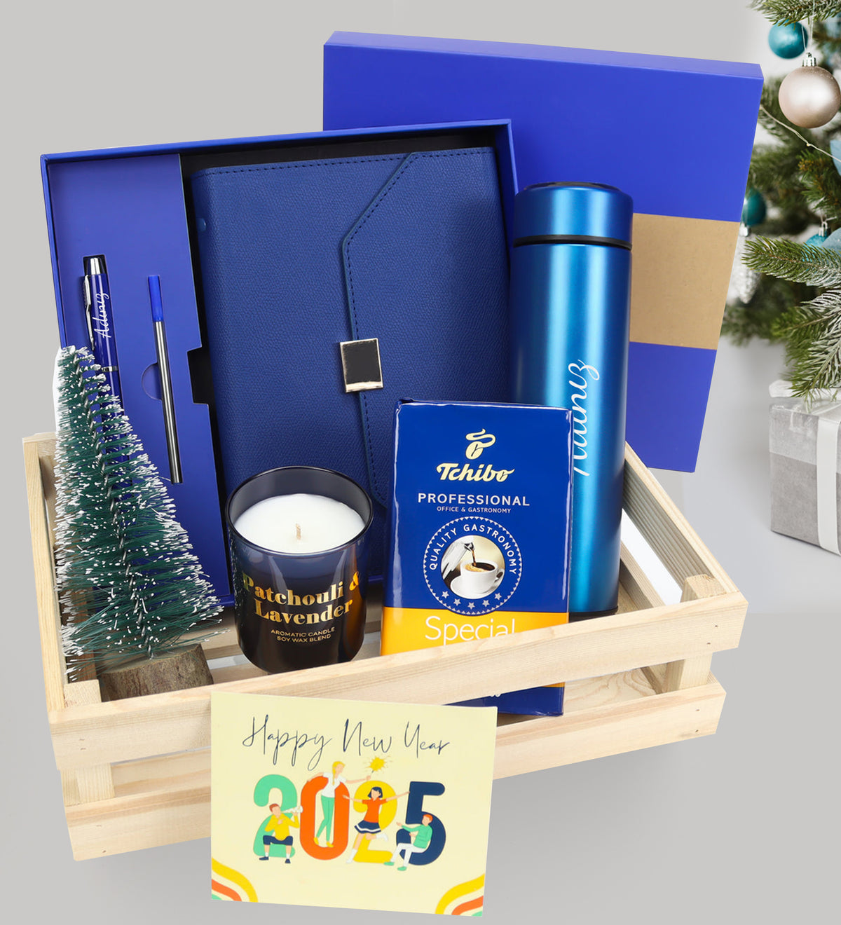 Ahşap Kasada Dereceli Termos & Kutulu Defter Kalem Seti & Mini Çam Ağacı & Bardak Mum & Filtre Kahve Hediye Seti