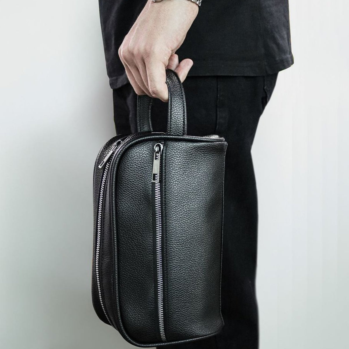 Kişiye Özel Anahtarlık & Erkek El Çantası & Siyah Kupa & Yves Rocher Tıraş Sonrası Balsam Hediye Seti