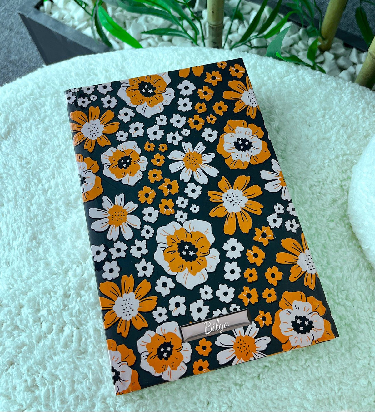 Kadına Özel Turuncu Tasarım Defter & Turuncu Yumuşak Deri Cüzdan & Tasarım Fincan & Eyüp Sabri Tuncer El ve Vücut Kremi Hediye Seti