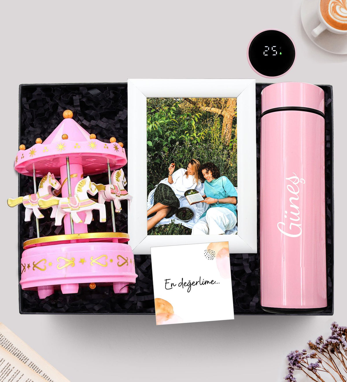 Kişiye Özel Dereceli Göstergeli 450ml Pembe Çelik Termos & Beyaz Ahşap Çerçeve & Pembe Atlı Karınca Müzik Kutusu Hediye Seti
