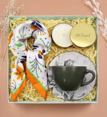 Kişiye Özel Gold Metal Kutulu Mum & Fincan & Turuncu Fular Hediye Seti