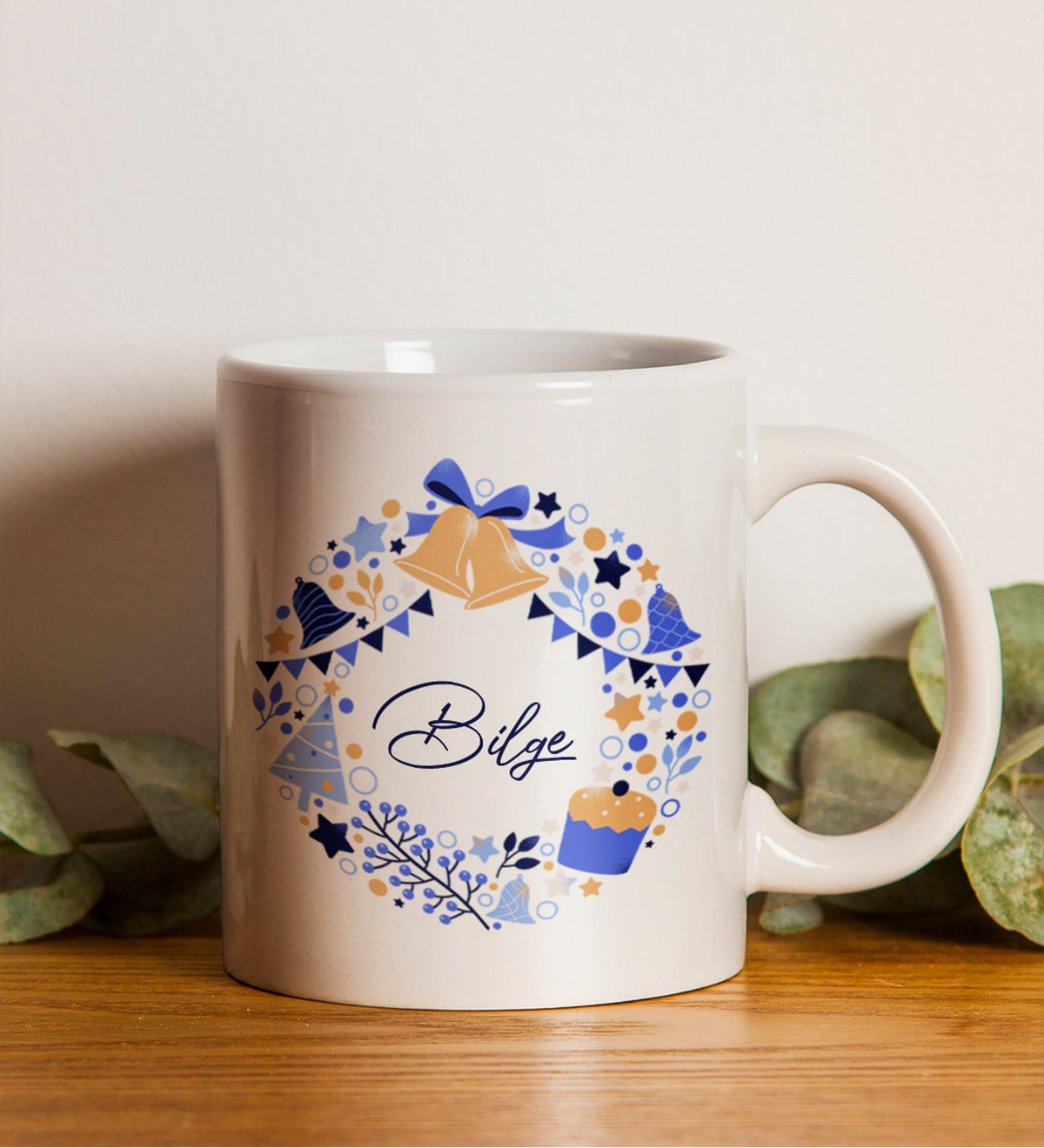 Kişiye Özel Mavi Yumuşak Kapaklı Not Defteri & Yılbaşı Baskılı Kupa & Yılbaşı Temalı Metal Kutulu Mum & Mavi Mat Roller Kalem Hediye Seti