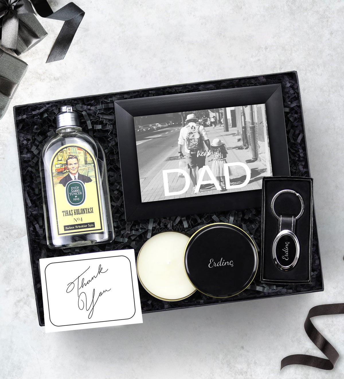 Metal Kutulu Mum & Tıraş Kolonyası & Anahtarlık & Siyah Çerçeve Hediye Seti
