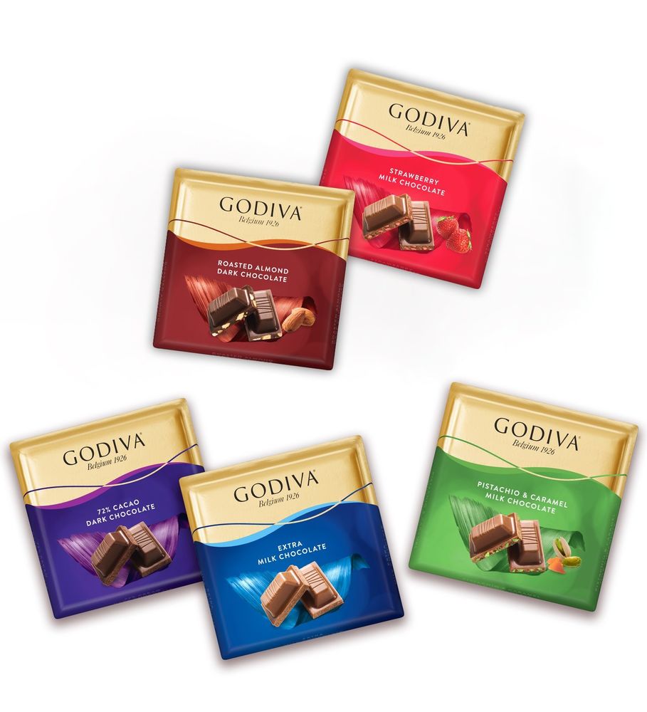 Yeni Yıl Tarihli Ajanda & Antrasit Roller Kalem &Ahşap Zeminli Mini Çam Ağacı & Selamlıque Türk Kahvesi & Godiva Çikolata & Yılbaşı Temalı Metal Kutulu Mum & Siyah Seramik Fincan