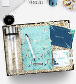 Kişiye Özel Yeşil Tasarım Defter & Derece Göstergeli Çift Cidarlı 300ml Cam Matara & Gümüş Renk Detaylı Beyaz Tükenmez Kalem & T Kupa Hediye Seti