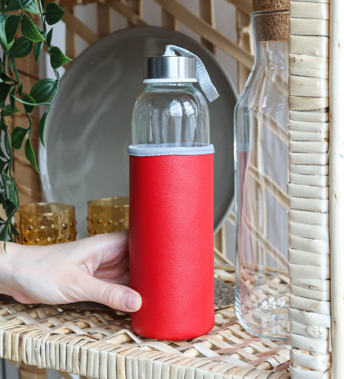 Yılbaşına Özel Kutusunda Kişiye Özel Kırmızı Spiralli Yeni Yıl Tarihli Ajanda & Kırmızı Tükenmez Kalem & Deri Kılıflı Kırmızı 500 Ml Su Matarası & Baskılı Kupa & Yılbaşı Metal Kutulu Mum Hediye Seti