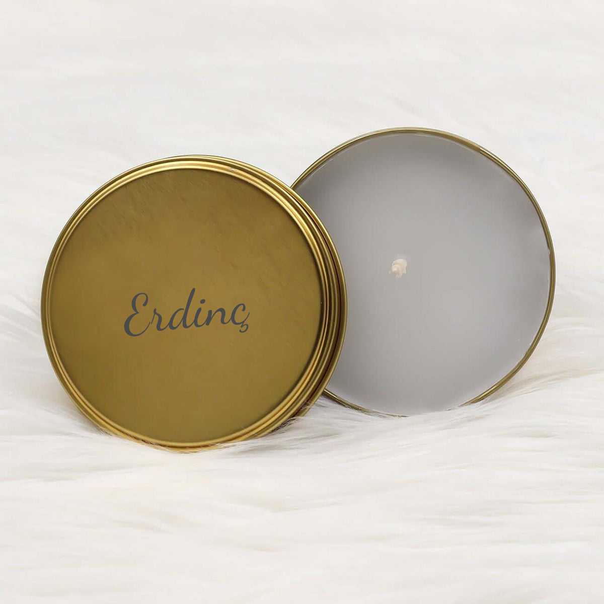 Kişiye Özel Çelik Cep Matarası & Viski Soğutma Taşı & Gold Metal Kutulu Mum & Godiva Napoliten Çikolata & Ahşap Zeminli Mini Çam Ağacı Hediye Seti