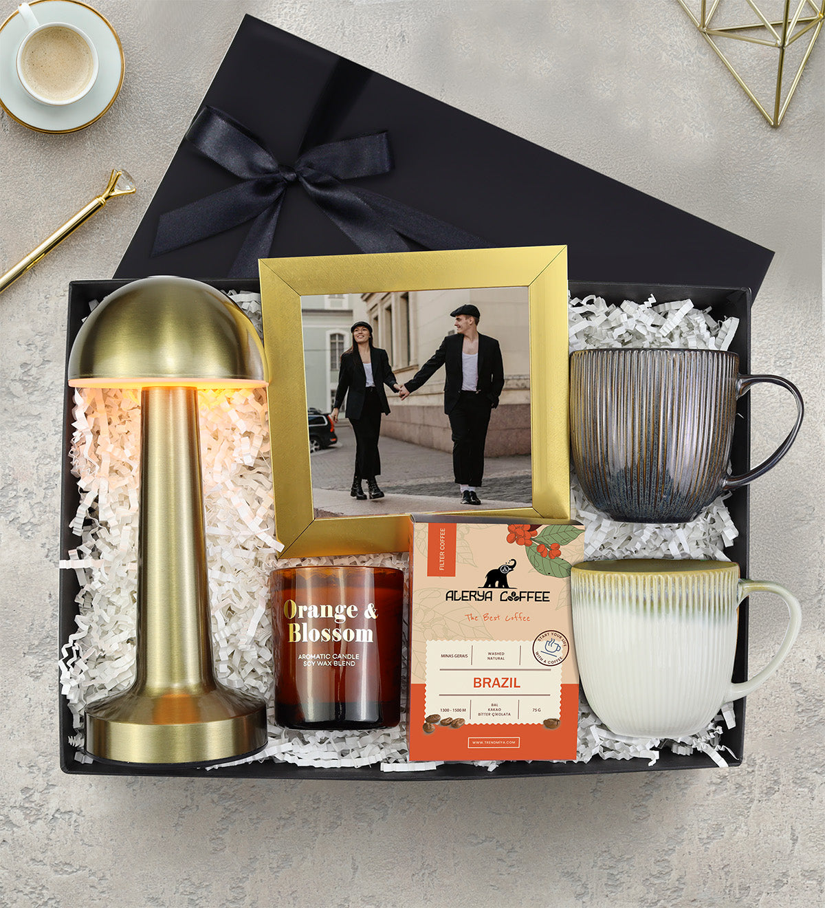Gold Mantar Masa Lambası & Porselen Kupa & Mum & Gold Çerçeve & Filtre Kahve Premium Hediye Seti