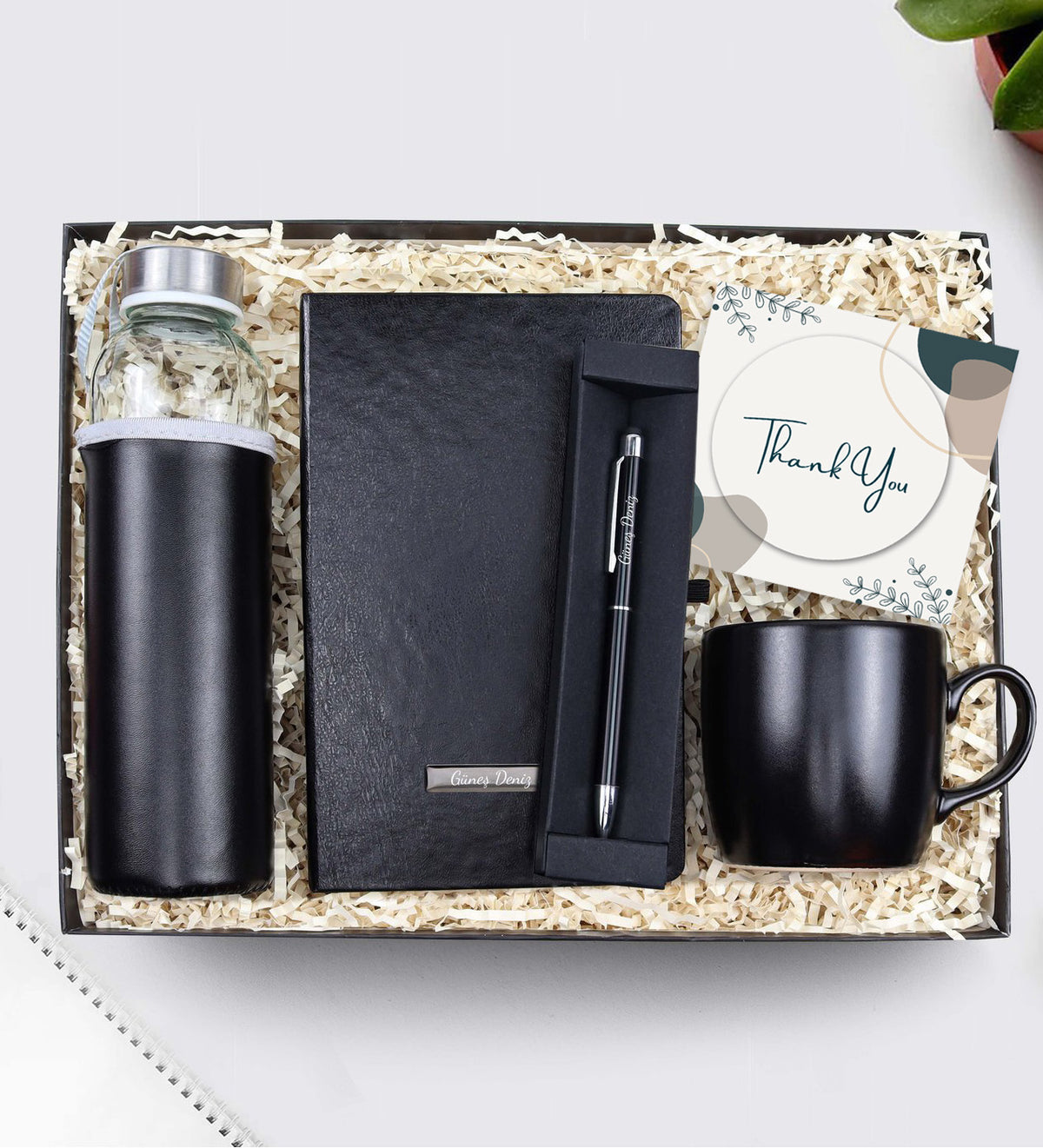 Kişiye Özel Siyah Defter & Siyah Touch Kalem & Mat Siyah Kupa & 500ml Deri Kılıflı Cam Su Matarası Hediye Seti