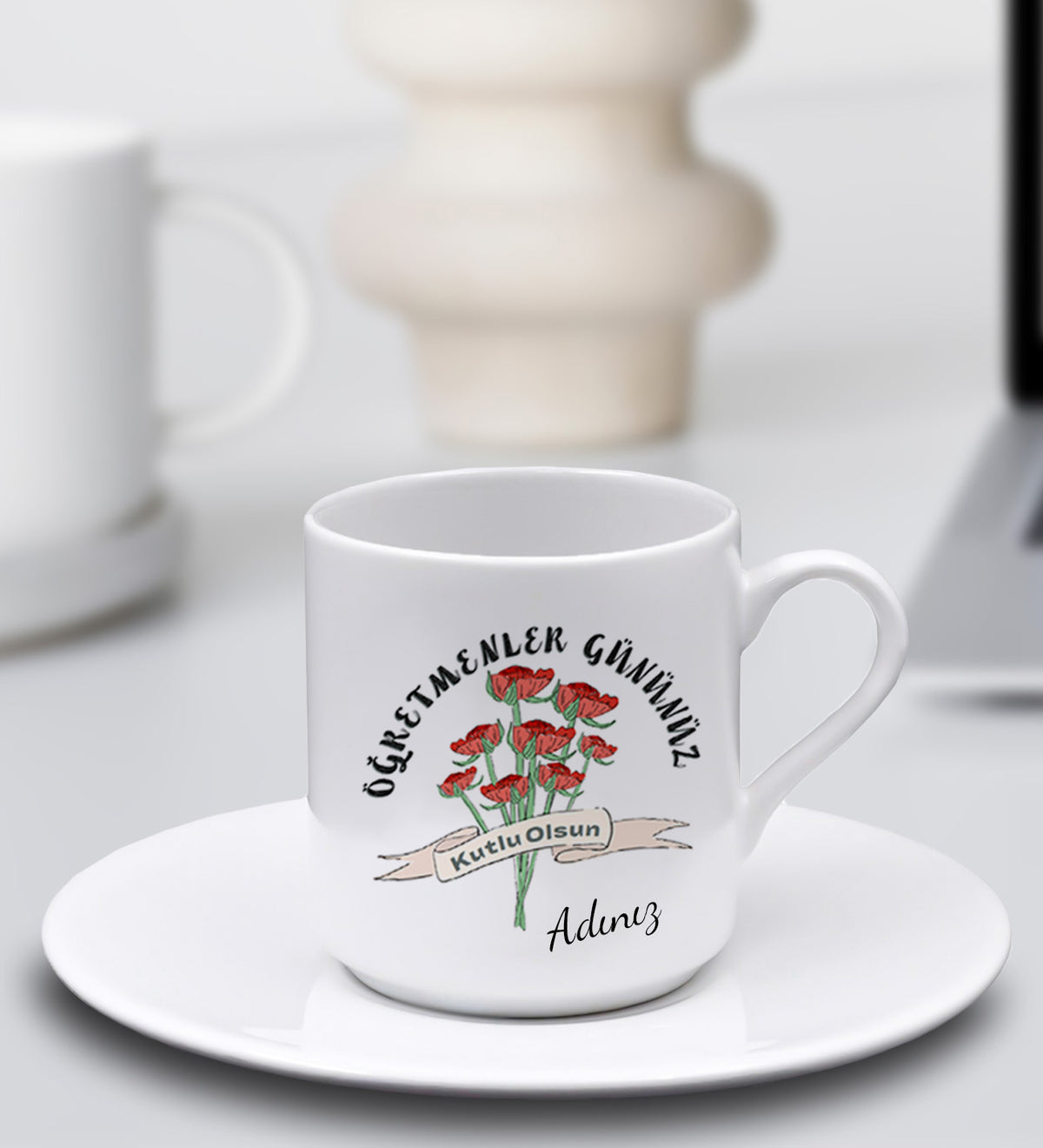 Öğretmenler Gününe Özel Kutusunda Kişiye Özel Gümüş Renk Detaylı Tükenmez Kalem & Dikişli Mini Not Defter & Magnetik Kumlu Kum Saati & Godiva Napoliten Çikolata & Fincan & Selamlıque Türk Kahvesi Hediye Seti