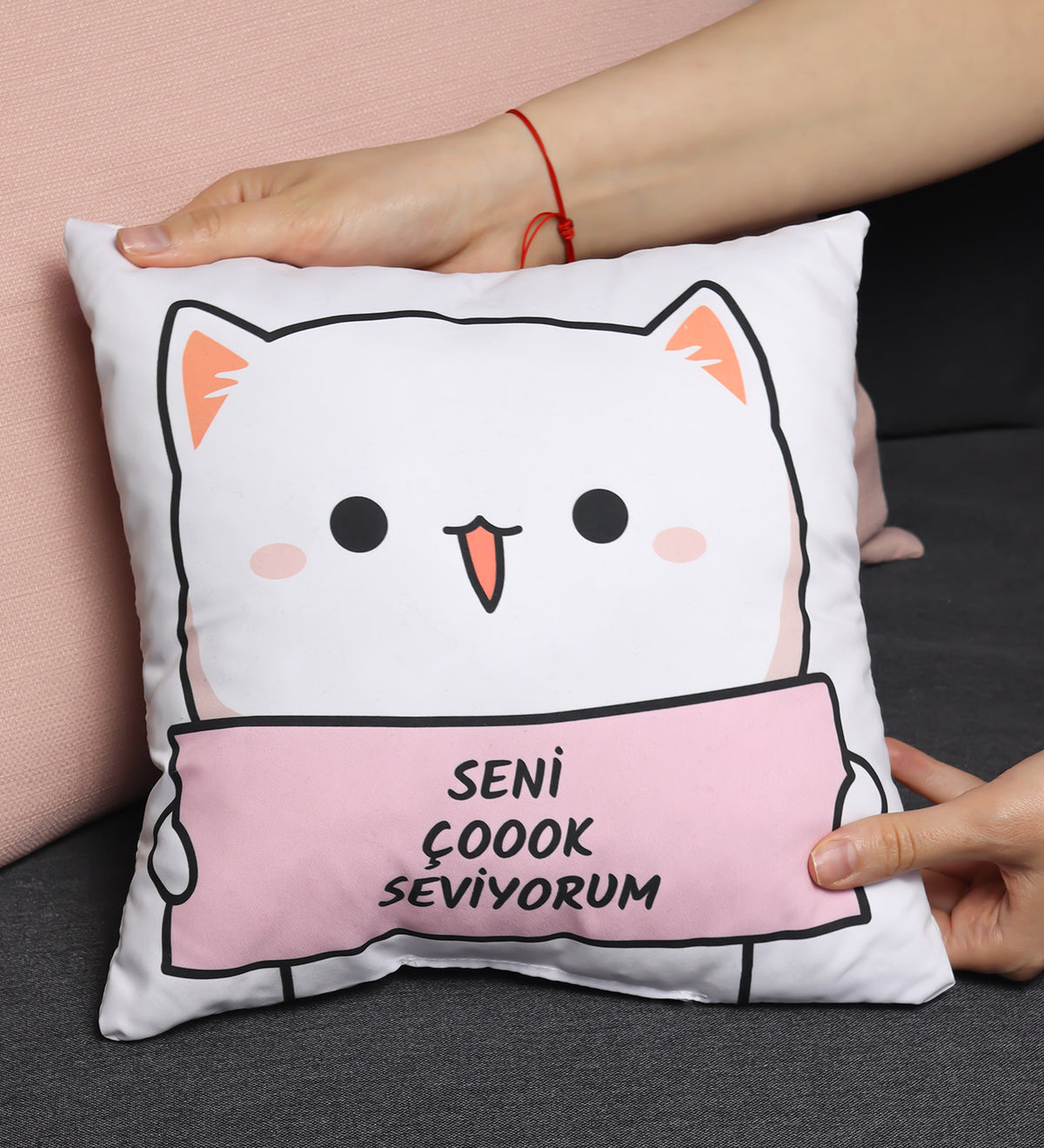 Motto Yastık & Atlı Karınca Müzik Kutusu & T Kupa Hediye Seti