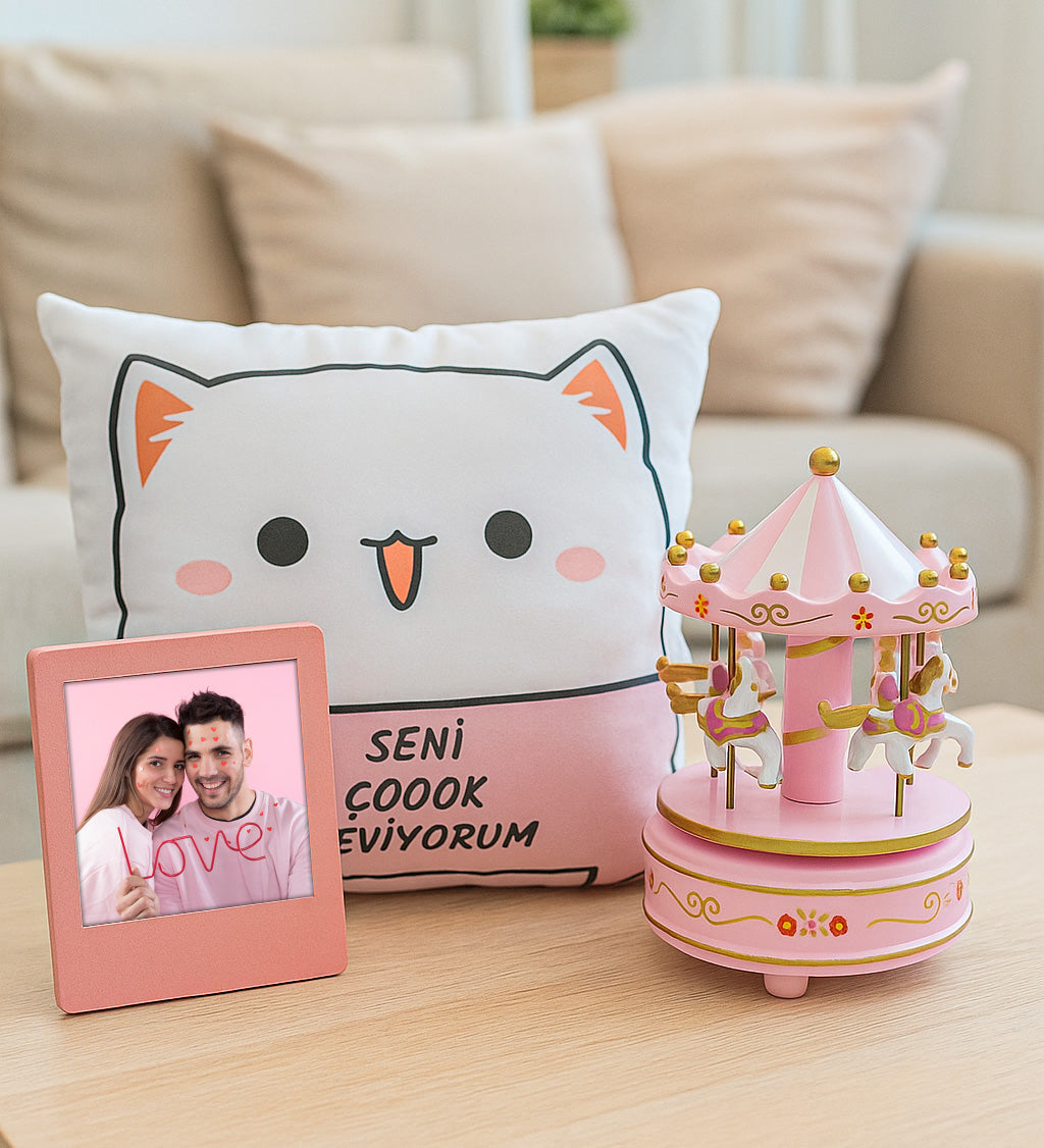Seni Seviyorum Yastık & Çerçeve & Atlı Karınca Müzik Kutusu Hediye Seti