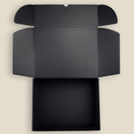 Yaldızlı Siyah Kutu