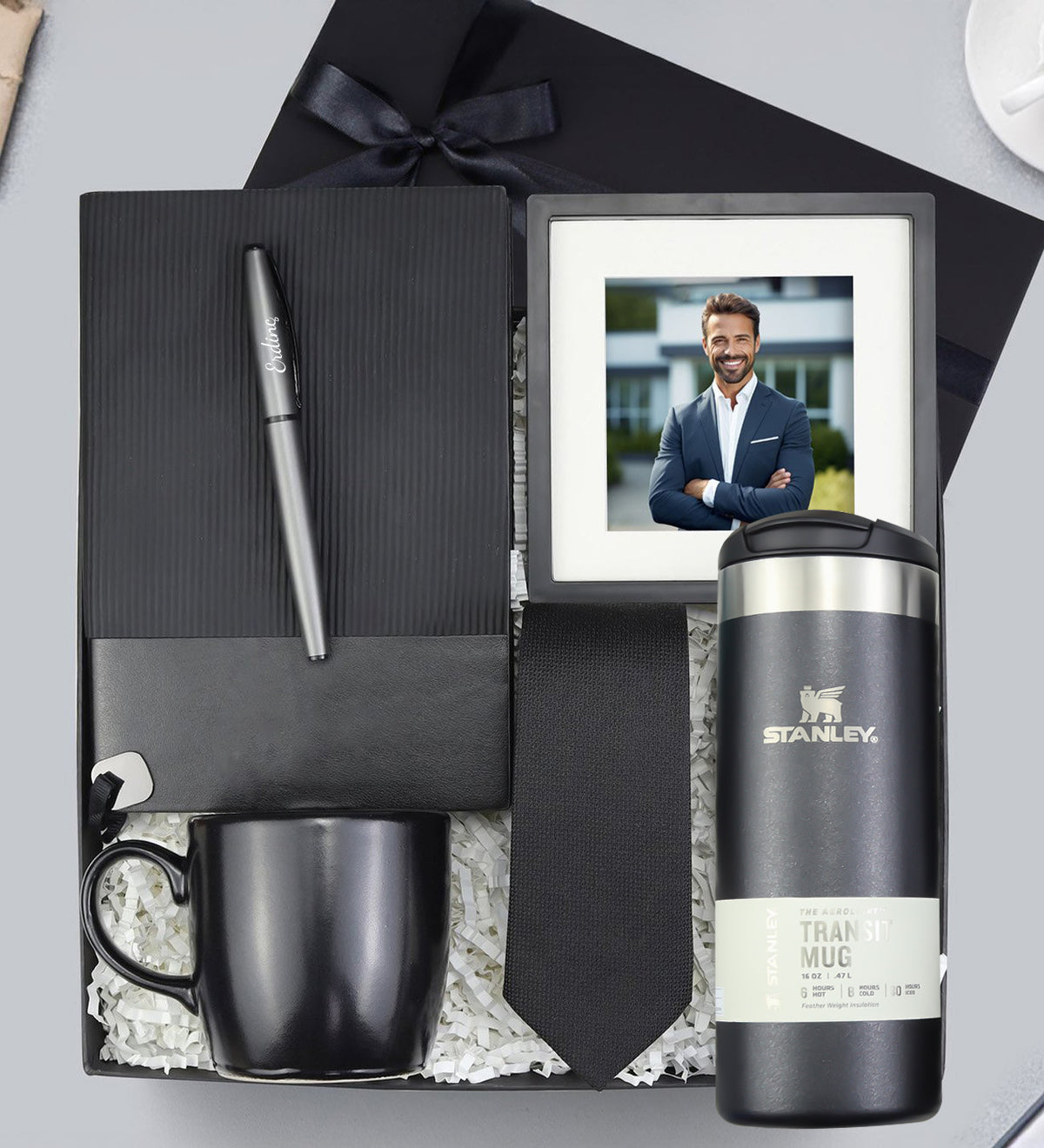 Stanley Termos & Esnek Kapak Defter & Gri Roller Kalem & Paspartu Çerçeve & Kravat & Siyah Kupa
