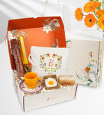 Turuncu Çiçekli Kutusunda Kişiye Özel Ham Bez Çanta & Çubuk Tütsü & Turuncu Türk Kahvesi Fincanı & Kabak Lifli Sabun & Kraft Kutulu Mum