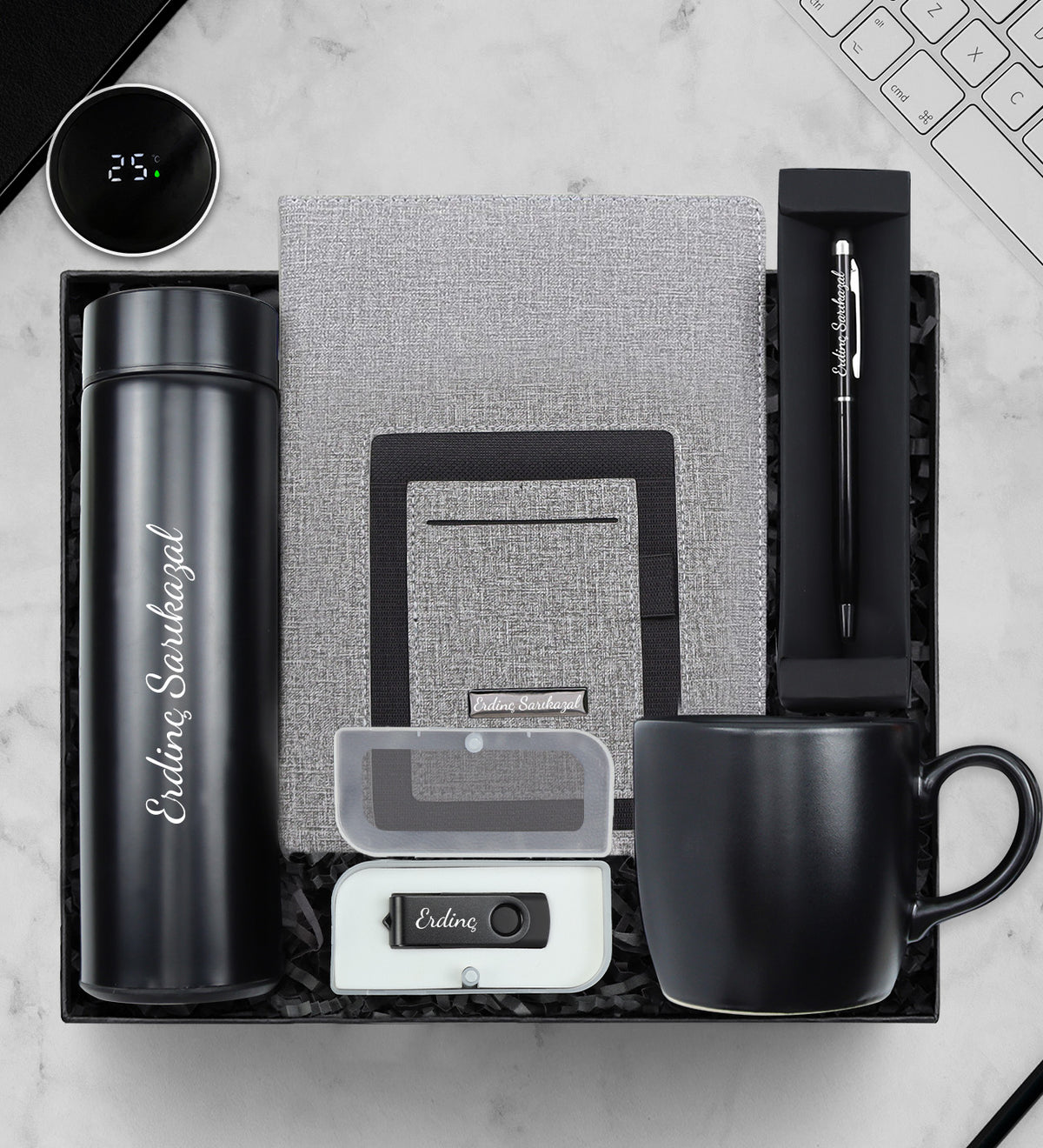 Kişiye Özel 500 ML Siyah Dereceli Termos & Telefon Cepli Defter & Siyah Kupa & Usb Bellek & Siyah Touch Pen Hediye Seti