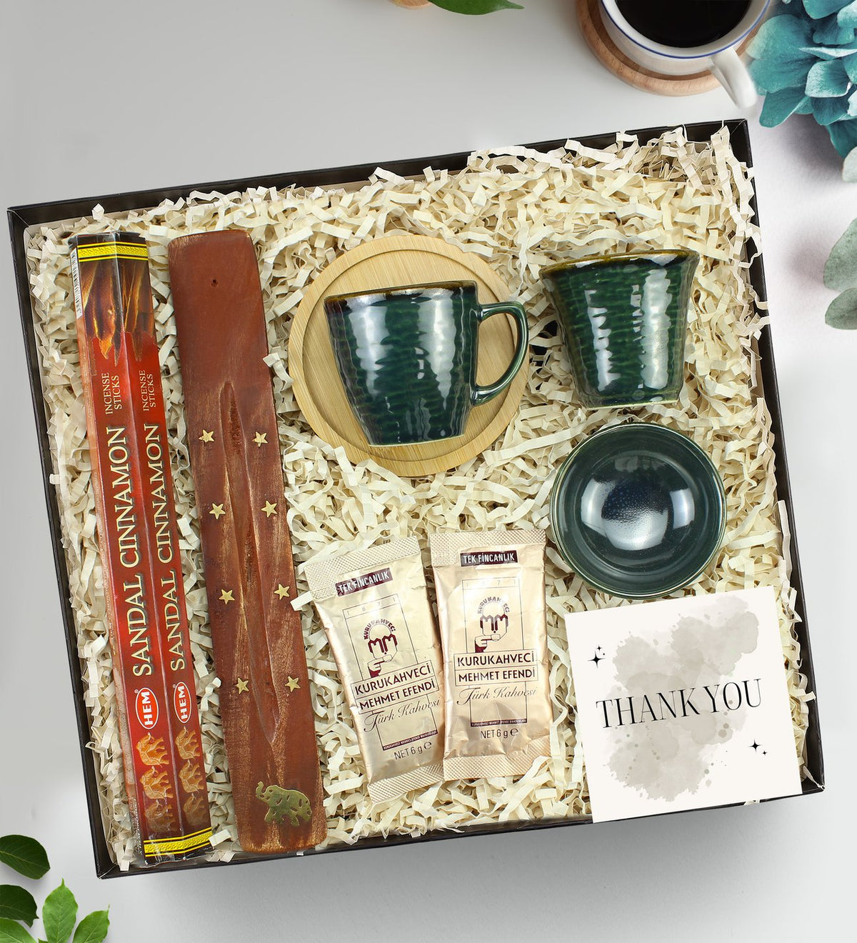 Yeşil Renk Kahve Sunum Seti & 2'li Tek İçimlik Mehmet Efendi Türk Kahvesi & Çubuk Tütsü Hediye Seti