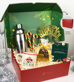 Yılbaşına Özel Happy New Year Temalı Vintage Kupa & 2'li Baston Şeker & Godiva Napoliten Çikolata & Shaker & Happy New Year Taç Hediye Seti