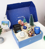 Yılbaşına Özel Kahve Fincanı & Okyanus Kokulu Mavi Bardak Mum &Selamlıque Türk Kahvesi & Ahşap Zeminli Mini Çam Ağacı & Lavi Çikolata Hediye Seti
