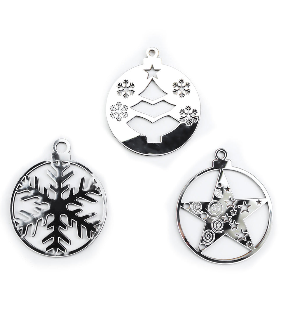 Mini Hasır Sepetli Mutlu Yıllar Kupa & UNO Kart Oyunu & Yılbaşı Temalı Metal Kutulu Mum & Tek İçimlik Salep & Yılbaşı Ağacı Süsü Hediye Seti