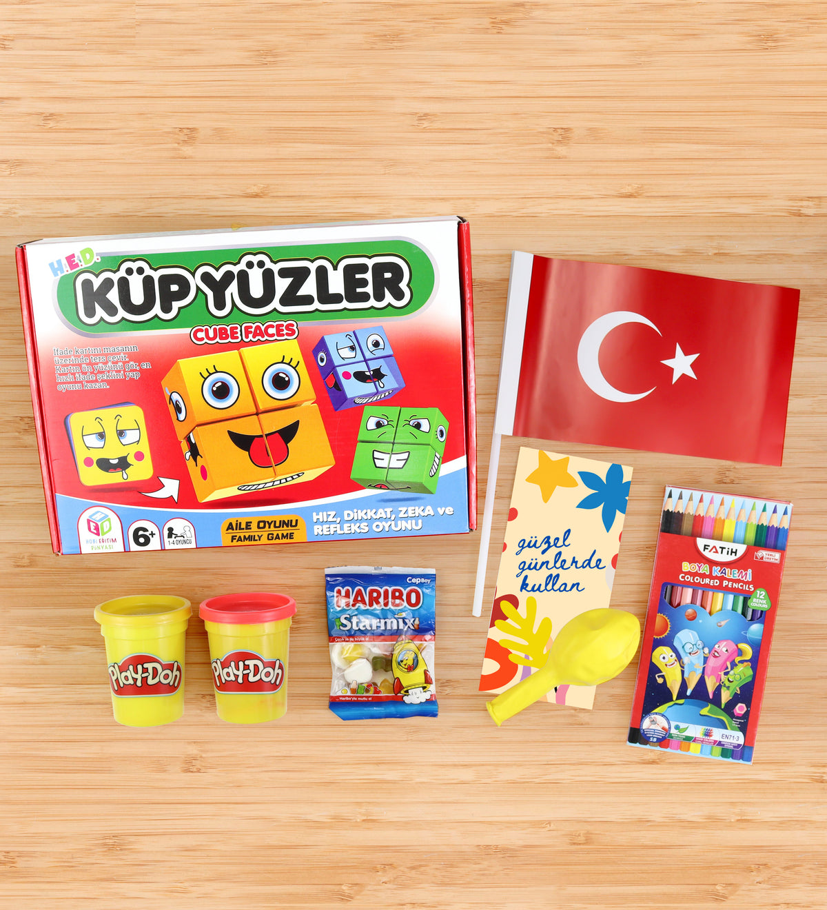 Küp Yüzler Oyunu & Bayrak & Balon & Haribo & Kuru Boya & Oyun Hamuru Hediye Seti