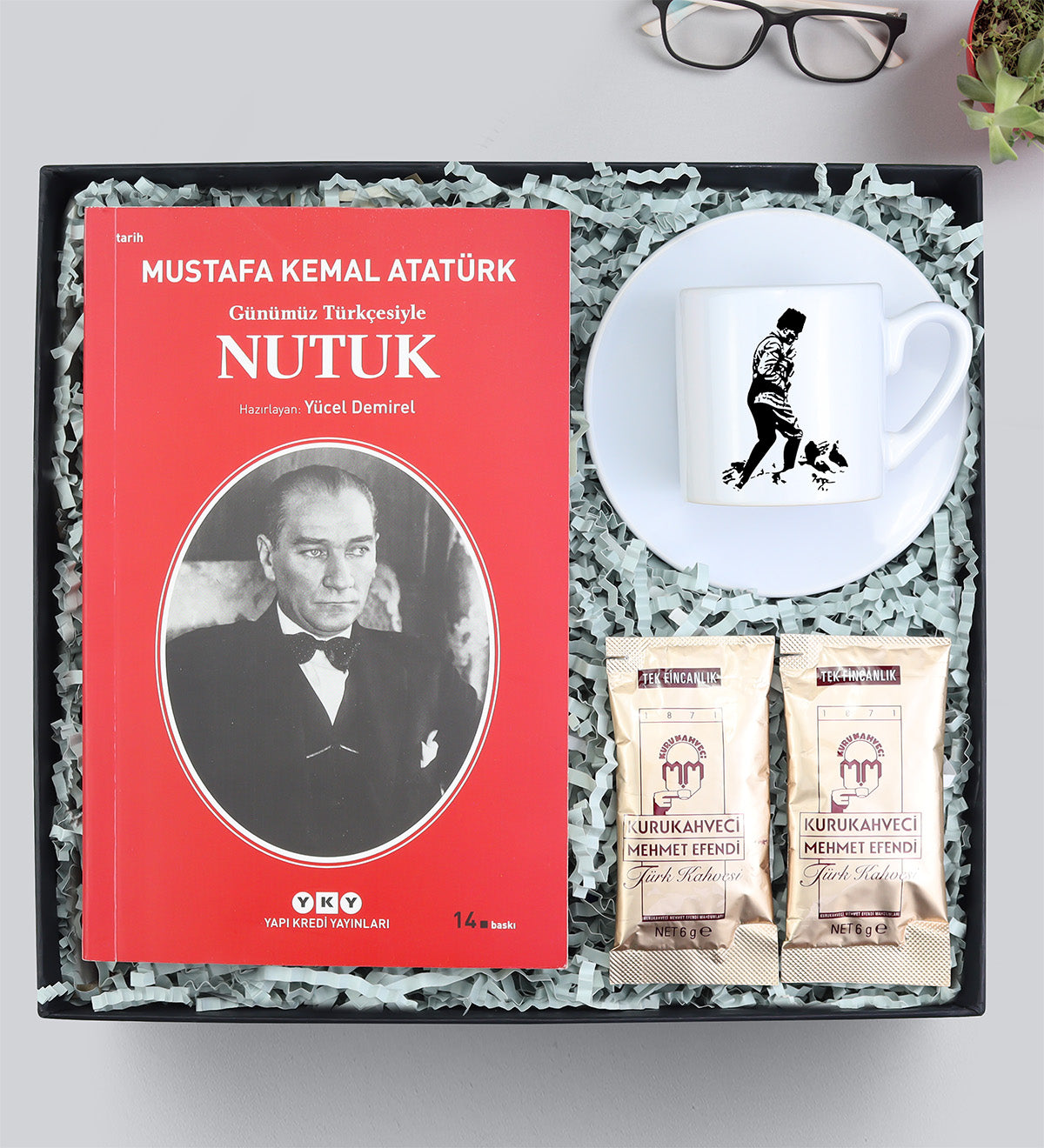Nutuk Kitabı & Fincan & Türk Kahvesi Hediye Seti