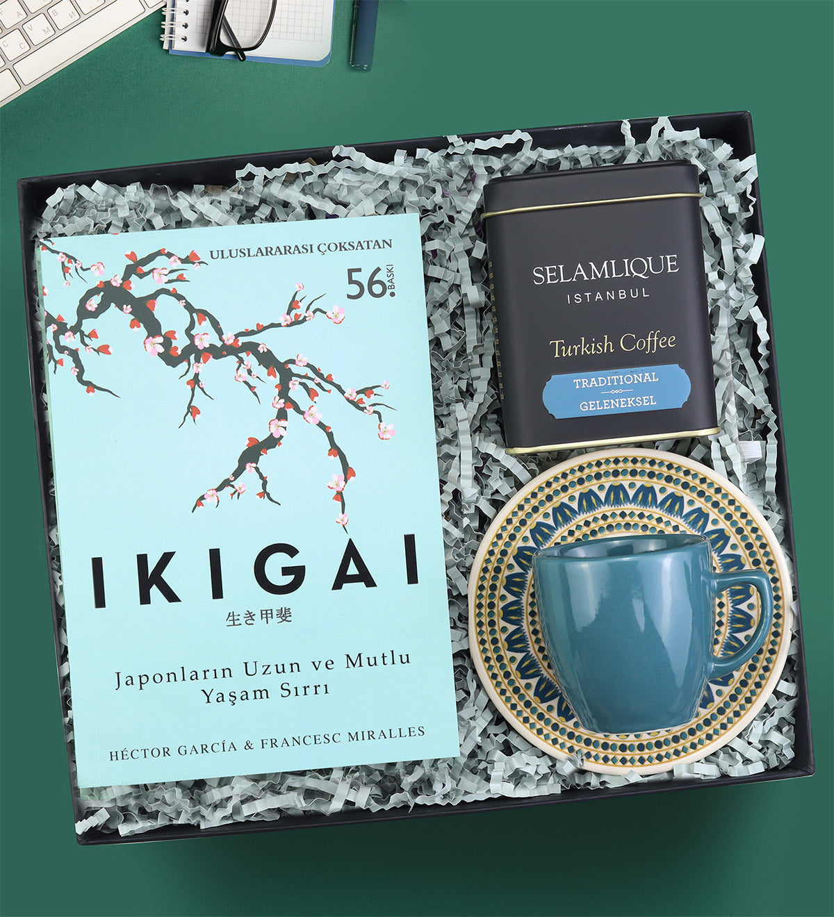Kitap & Kahve & Fincan Hediye Seti
