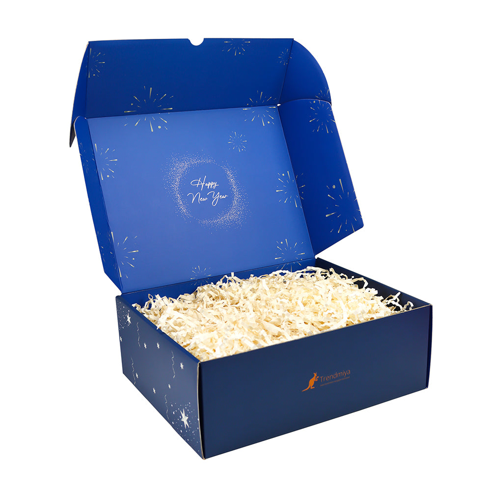 Mavi Ajanda & Tükenmez Kalem & Baskılı Fincan & Bardak Mum & Mini Çam Ağacı Hediye Kutusu