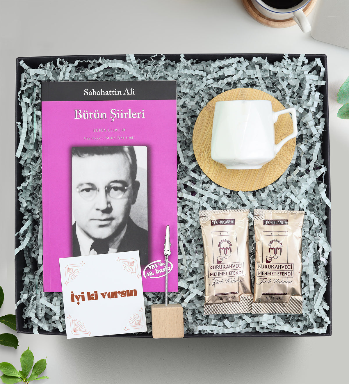 Kitap & Fincan & 2'li Kahve & Not Tutucu Hediye Seti