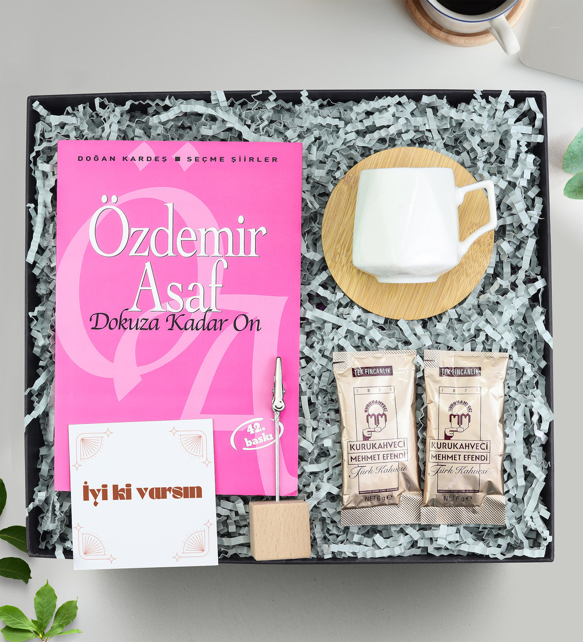 Kitap & Fincan & 2'li Kahve & Not Tutucu Hediye Seti