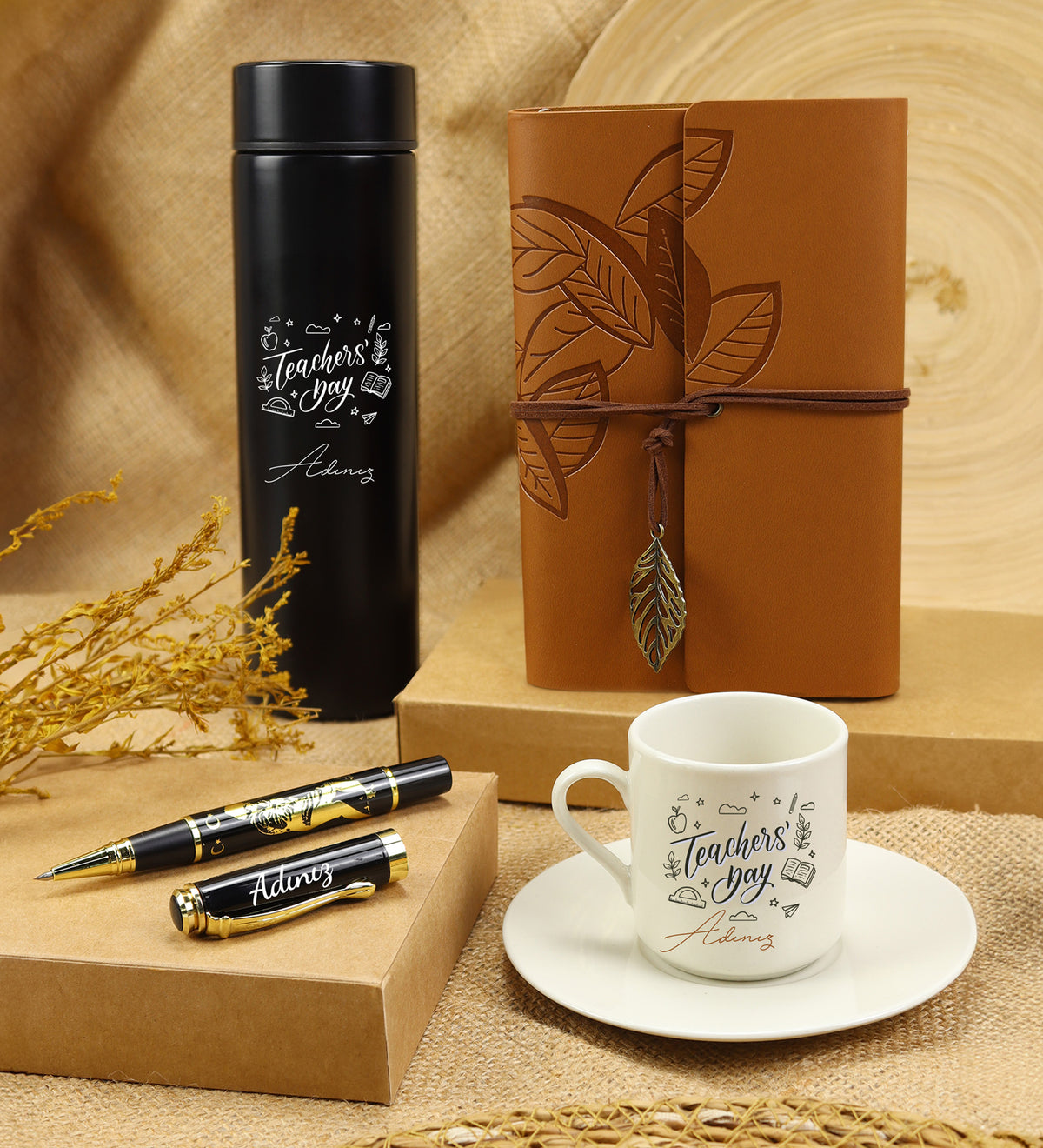 Kişiye Özel 500 ML Dereceli Termos & Deri Kapaklı Vintage Anı-Seyahat Defteri & Fincan & Atatürk Kabartmalı Roller Kalem Hediye Seti