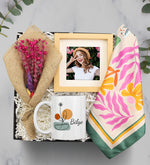 Çiçek Çerçeve Kupa Fular Kadına Hediye Seti