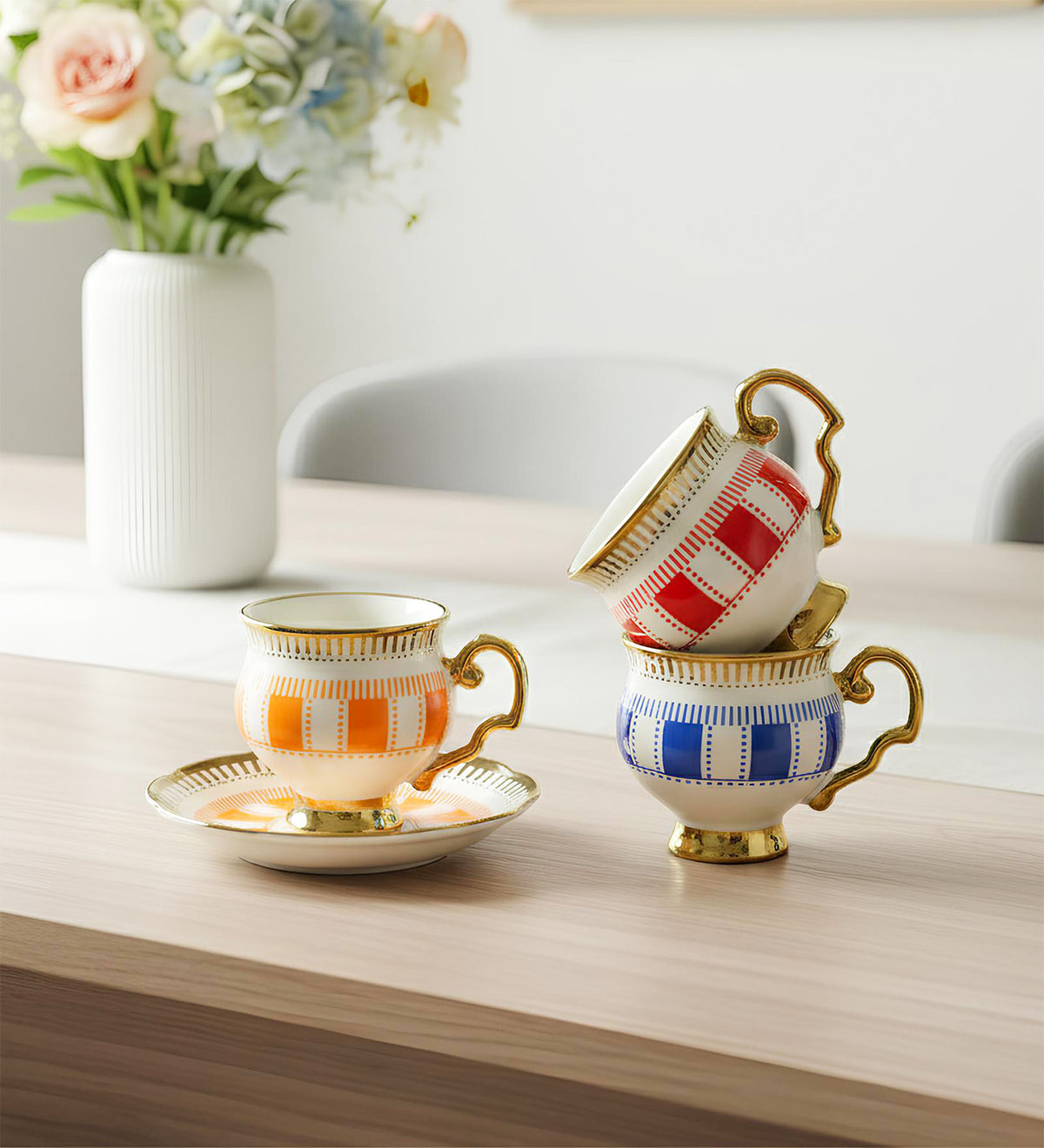 Çizgili Gold Detaylı Porselen Fincan