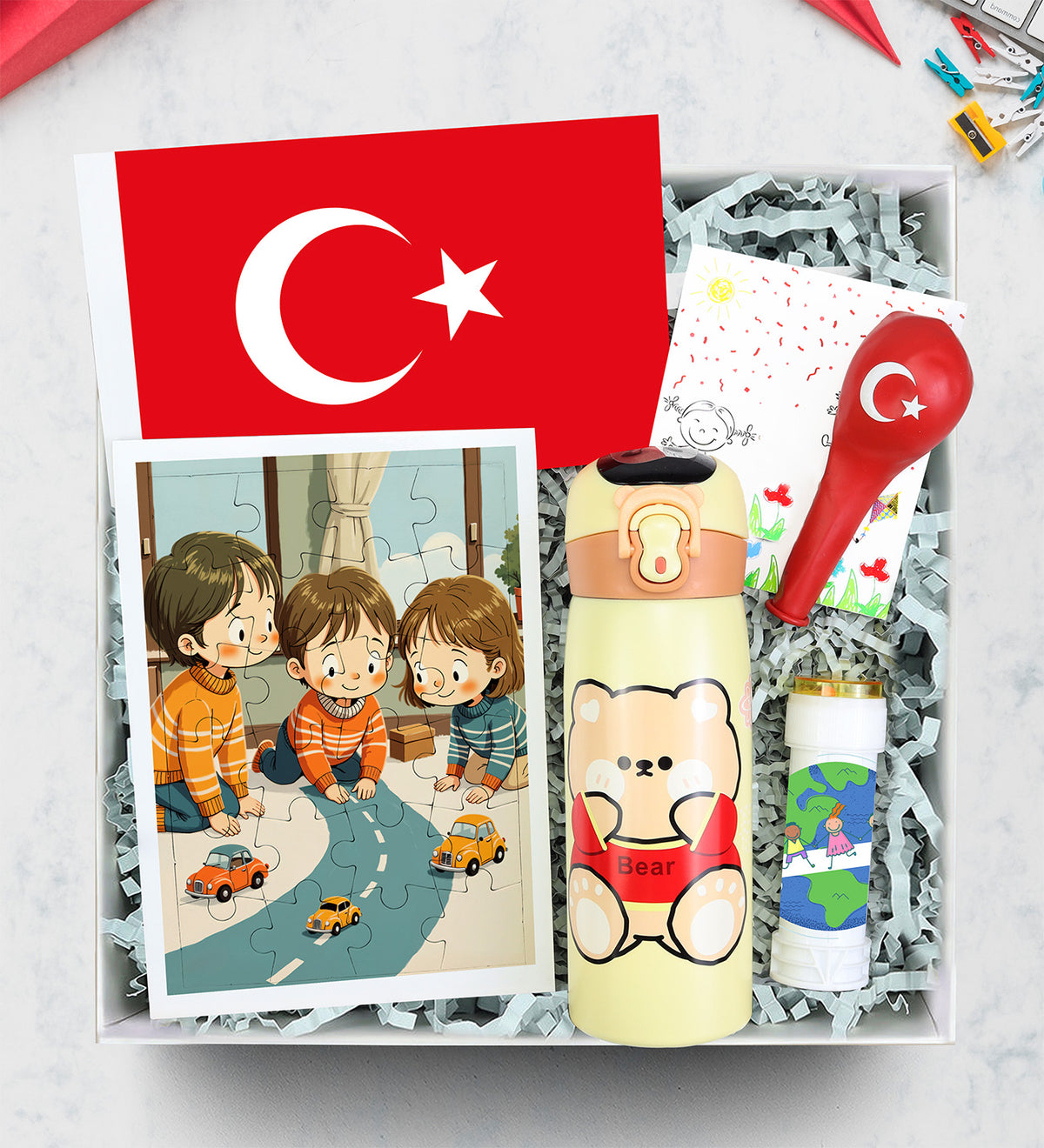 Çocuğa 23 Nisan Hediye Kutusu
