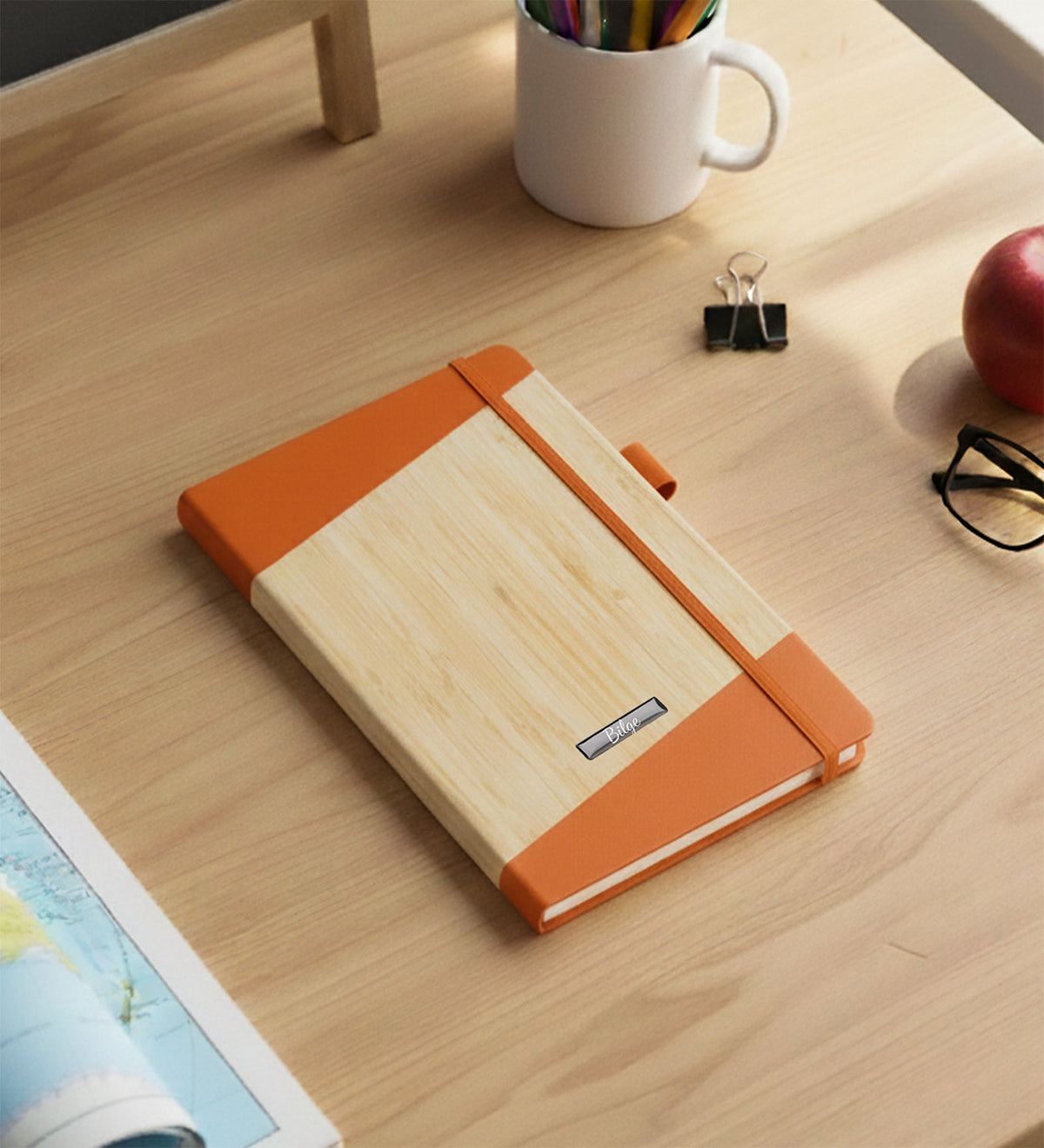 Kişiye Özel Turuncu Tasarım Defter & T Kupa & Gümüş Renk Detaylı Beyaz Tükenmez Kalem &Çiçekli Beyaz Metal Kutulu Mum Hediye Seti