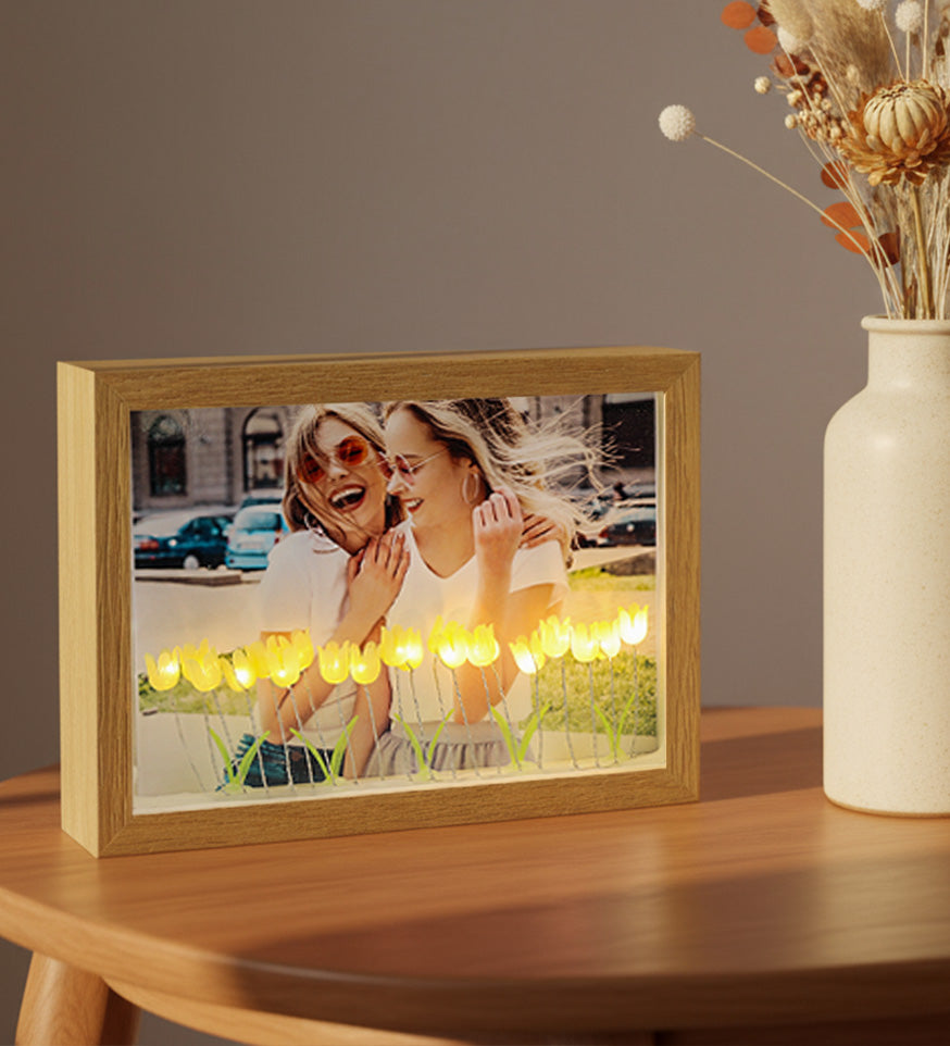 Led Işıklı Lale Fotoğraf Çerçevesi & Mini Ayıcık Buketi & El Yapımı Kupa & Papatya Mum Hediye Seti