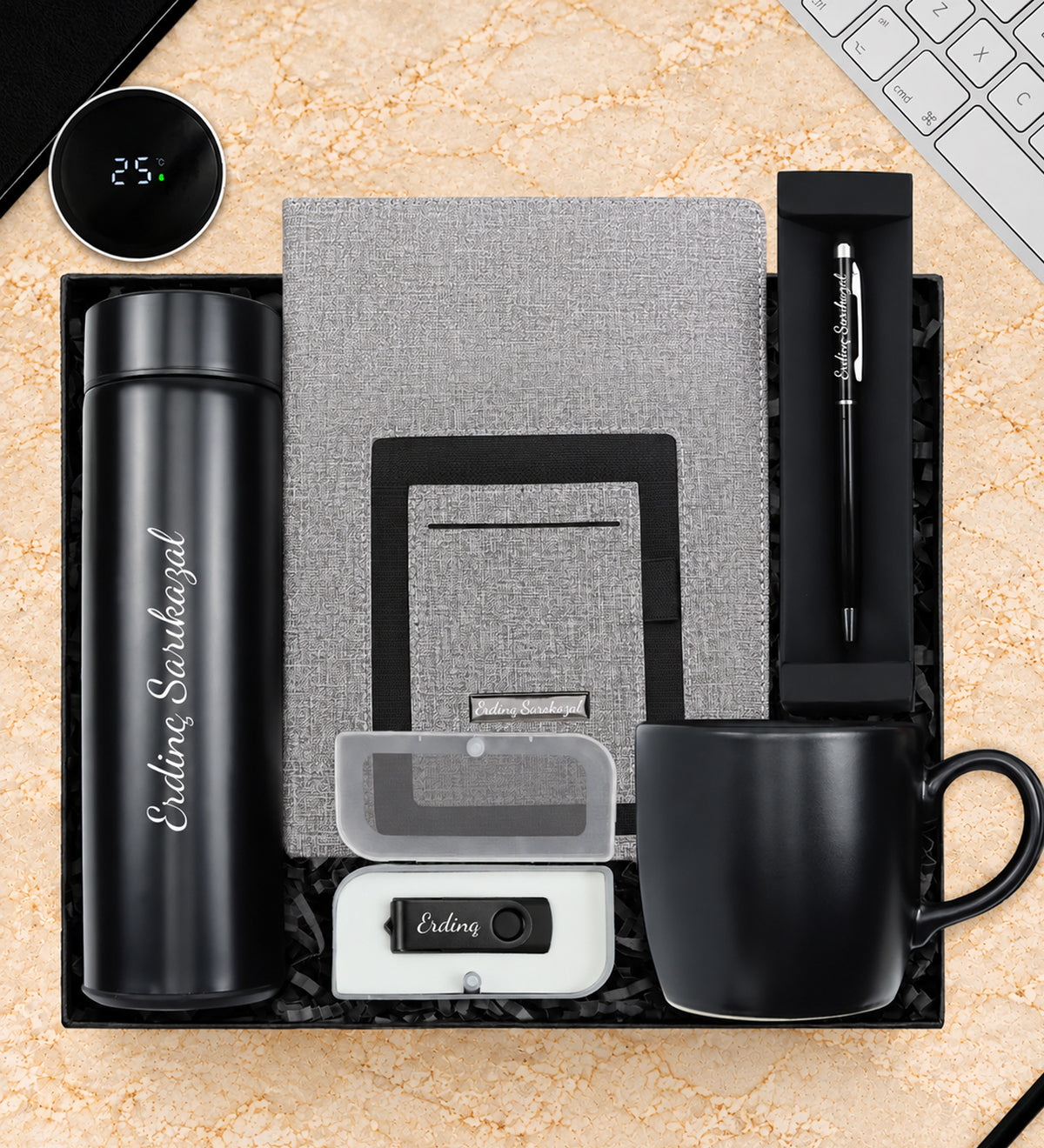 Kişiye Özel 500 ML Siyah Dereceli Termos & Telefon Cepli Defter & Siyah Kupa & Usb Bellek & Siyah Touch Pen Hediye Seti