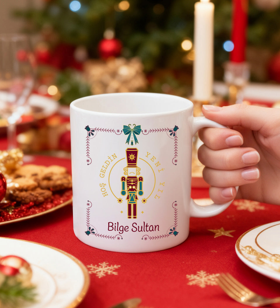 Tasarım Kutusunda Kupa & Kar Küresi & Çam Ağacı Mum Hediye Seti