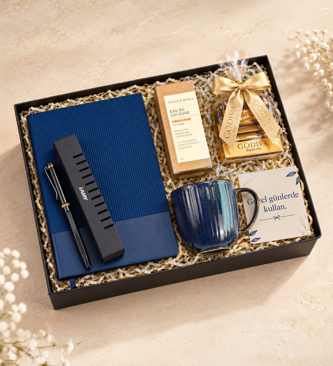 Defter Lamy Kalem Atelier Kolonya Godiva Çikolata Porselen Kupa Hediye Seti