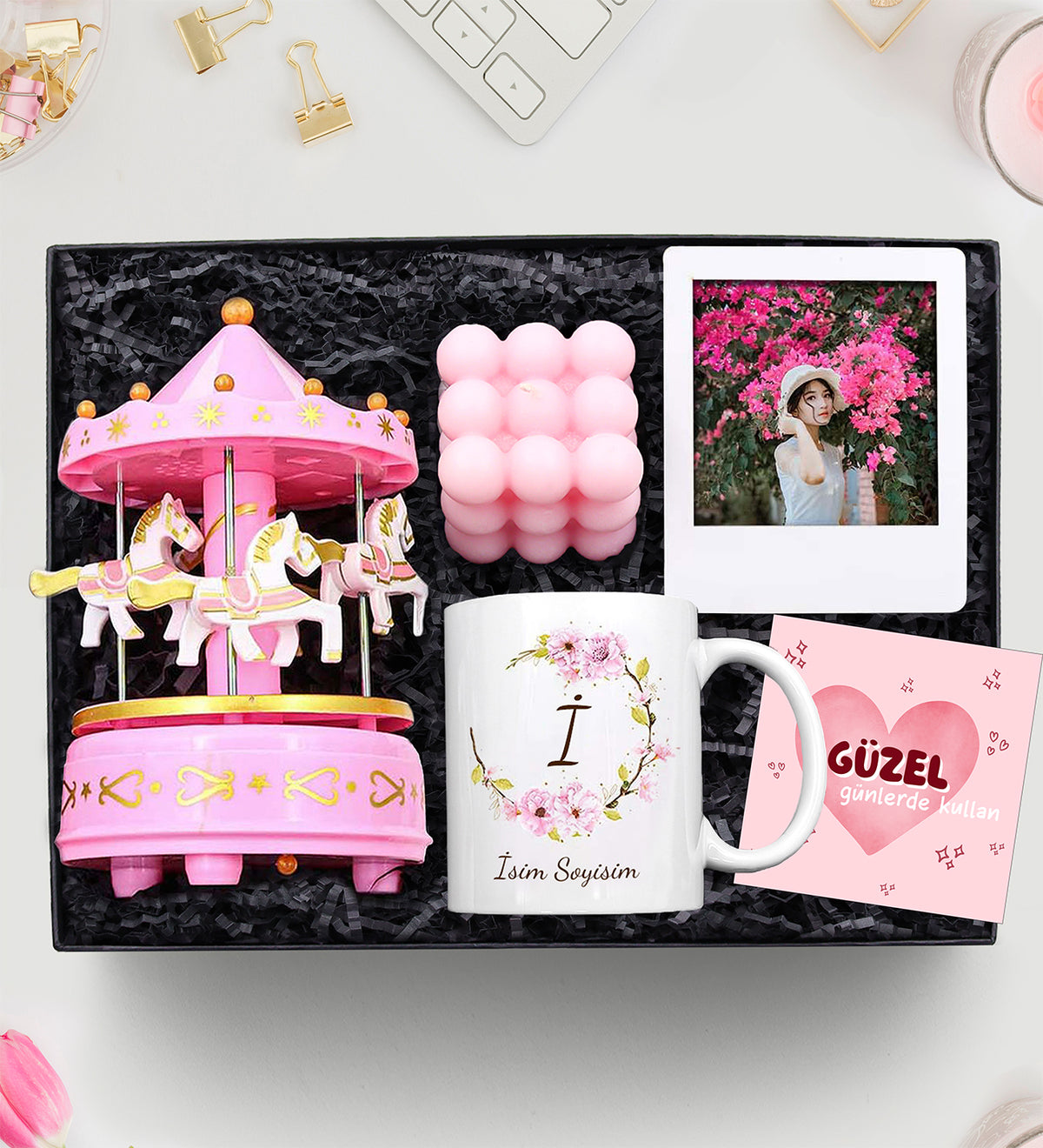 Kişiye Özel İnstagram Çerçeve & Atlı Karınca Müzik Kutusu & Pembe Bubble Mum & Kupa Hediye Seti