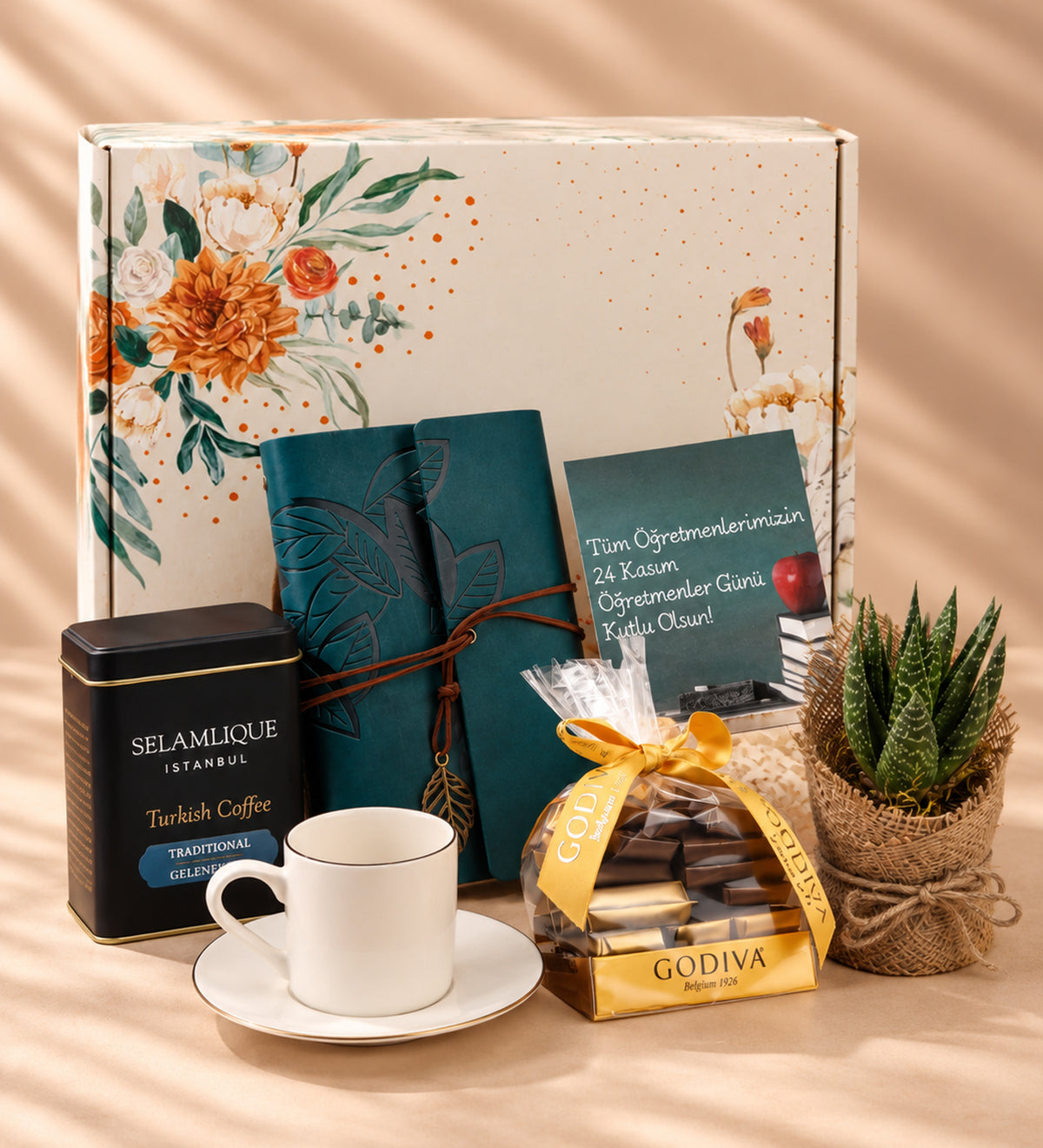 Seyahat Defteri & Beyaz Fincan & Godiva Çikolata & Türk Kahvesi & Sukulent Çiçek Hediye Seti